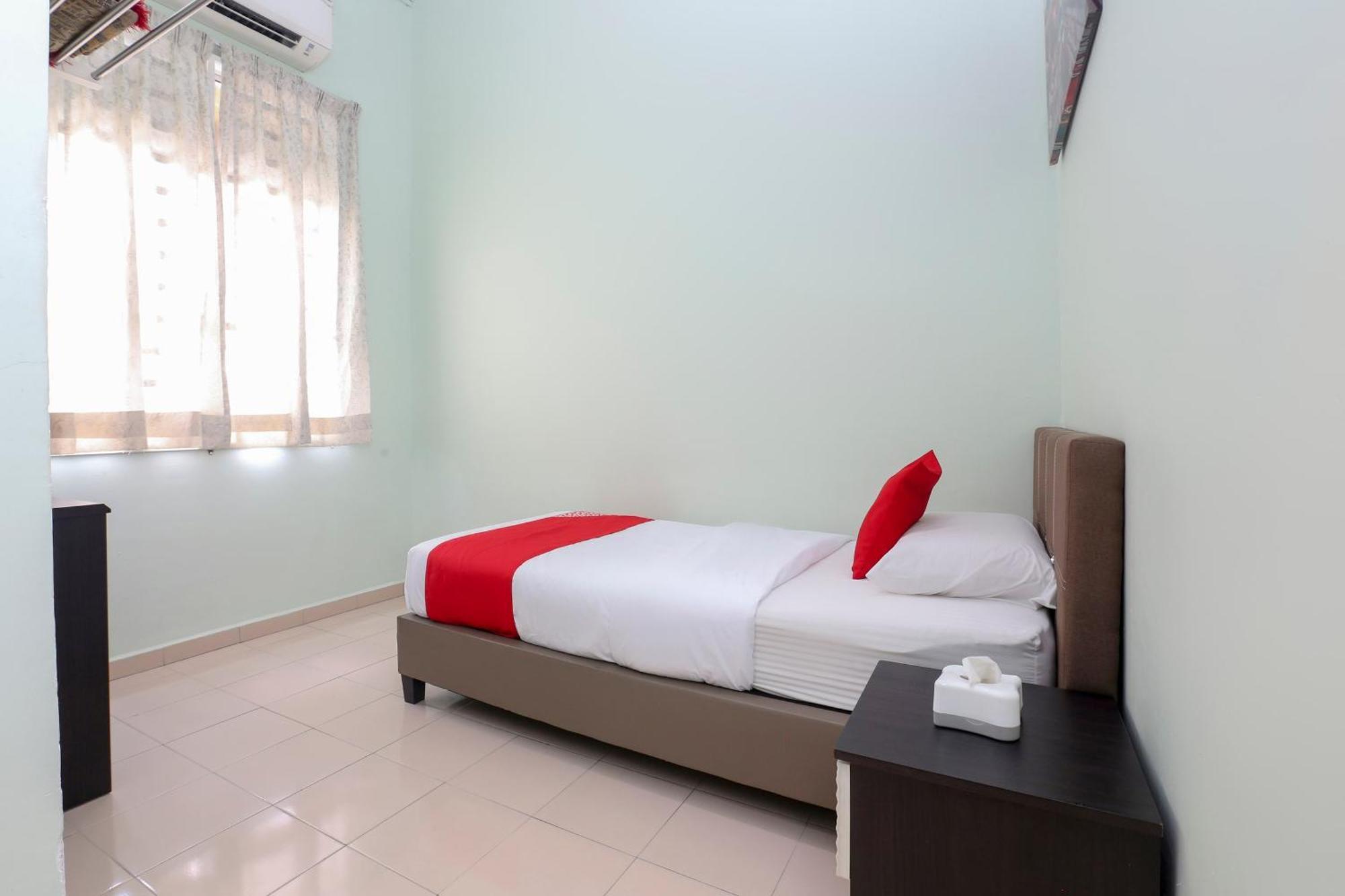 Oyo 90132 Come Inn Premium Kuala Terengganu Exterior photo